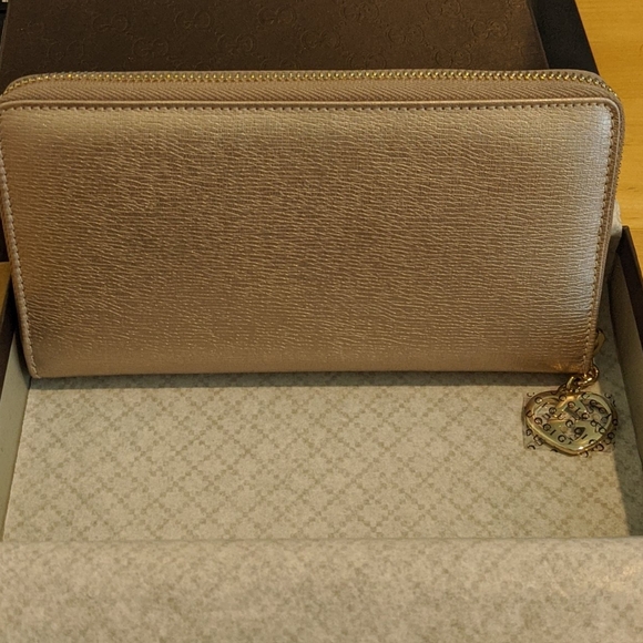 Gucci Wallet - Picture 2 of 6